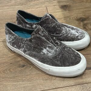 Seavees Sunset Crushed velvet sneakers! Size 6.5